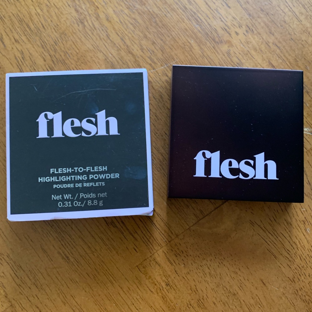 Flesh highlighting powder
